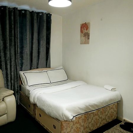 Cozy Private Room Glasgow Exterior photo