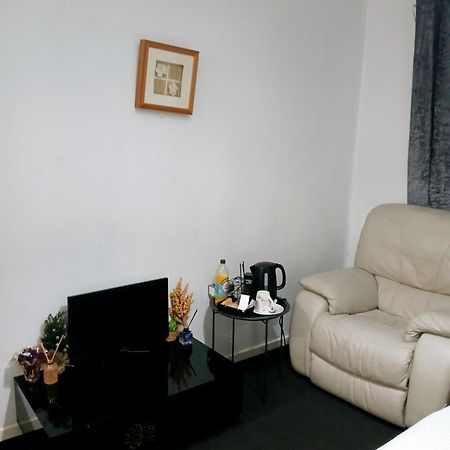 Cozy Private Room Glasgow Exterior photo